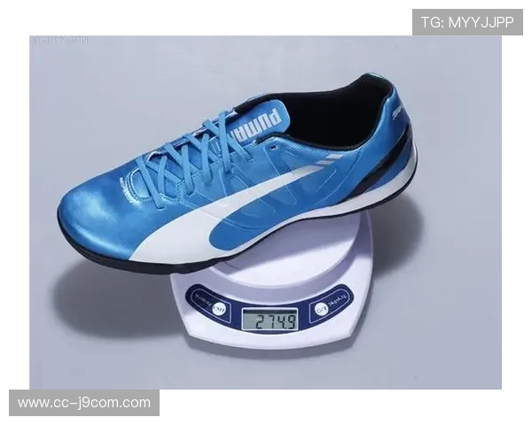 各大品牌足球鞋的不足之处与使用者反馈分析